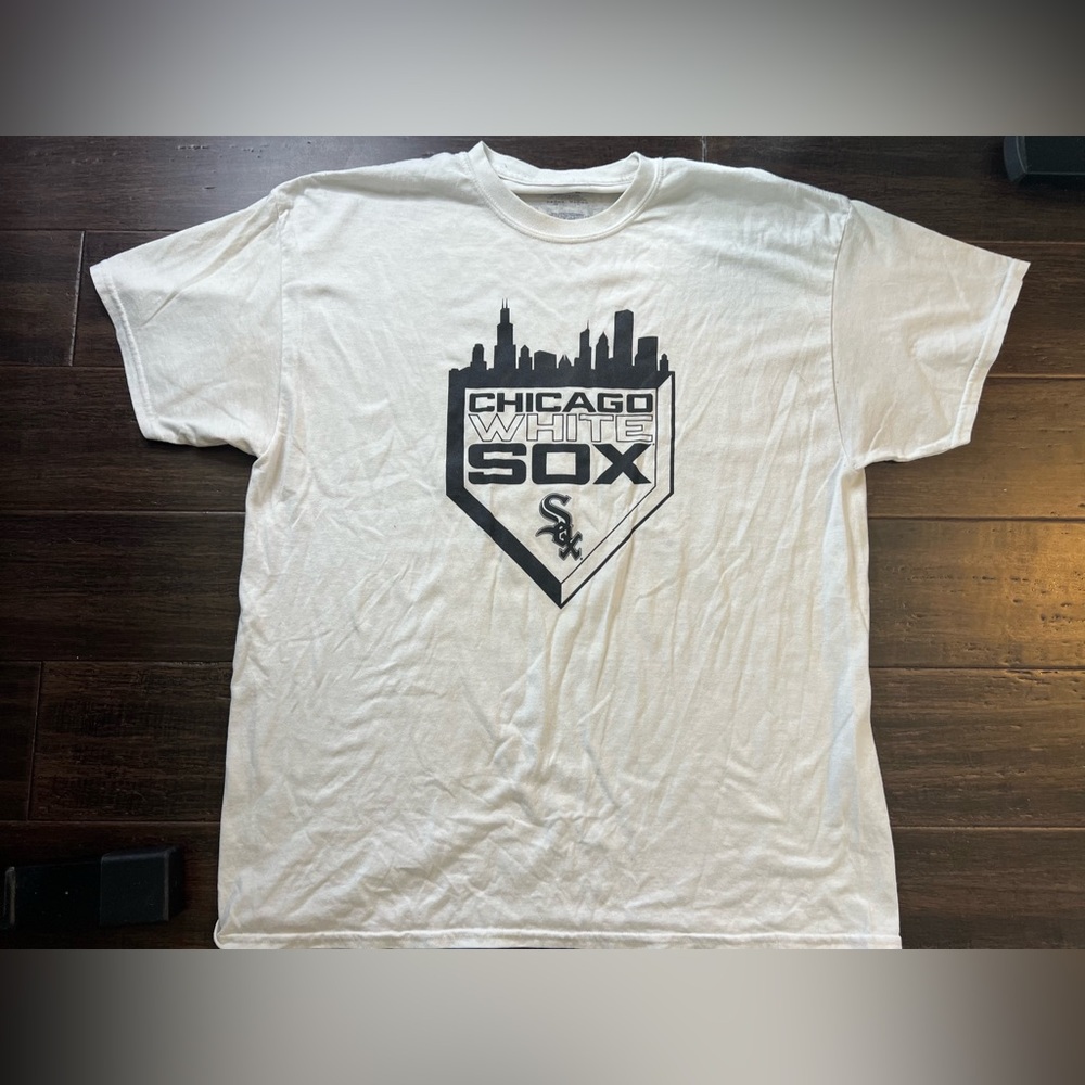 Chicago White Sox T-Shirt Size XL Vintage 90s Y2K Mazda City logo white tee MLB